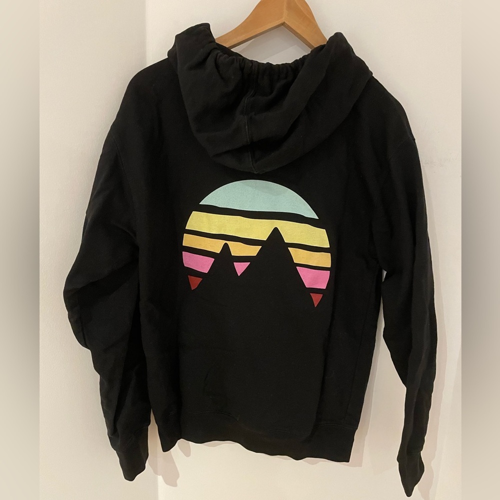 Serengetee Black hoodie Size Small